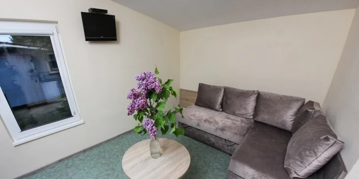 Parádna rodinná dovolenka: domčeky alebo izby pri jazernom plážovisku, raňajky aj polpenzia, wellness