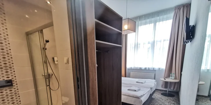 Parádna rodinná dovolenka: domčeky alebo izby pri jazernom plážovisku, raňajky aj polpenzia, wellness