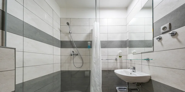 Pobyt vo vinárstve na južnej Morave s jedlom aj neobmedzeným vínom, areál s minizoo a rybníkom