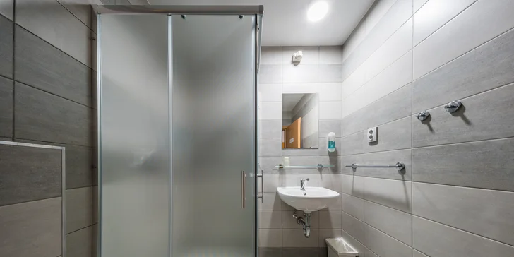 Pobyt vo vinárstve na južnej Morave s jedlom aj neobmedzeným vínom, areál s minizoo a rybníkom