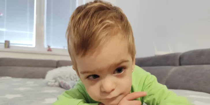 Pomôžme Emmke postaviť sa na vlastné nohy!
