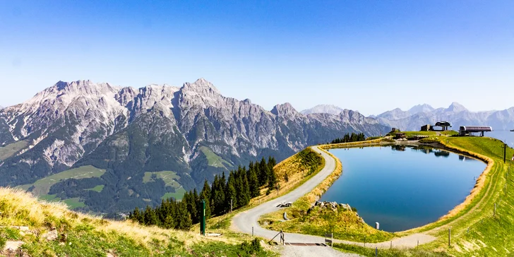 Rakúske Alpy s rozsiahlym wellnessom, bufetovými raňajkami a turistickou kartou