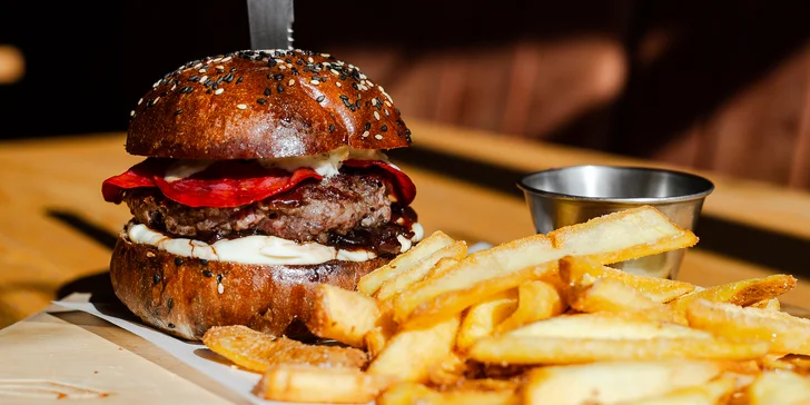 Pekelná chilli výzva alebo burger s hranolčekmi v MGR Burger