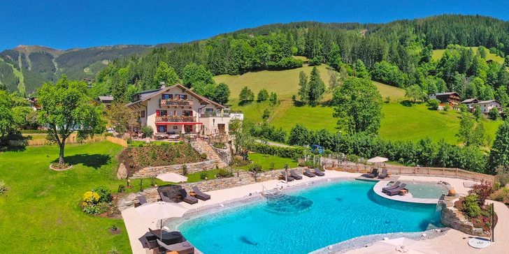 Boutique hotel v Zell am See: wellness s prírodným jazierkom, polpenzia aj karta výhod