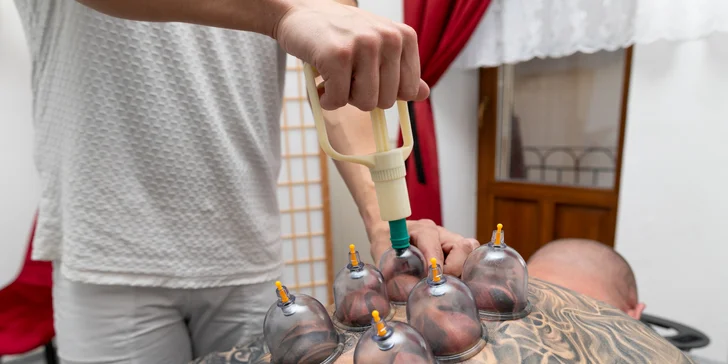 Chiroterapia, bankovanie alebo aj klasická či antistresová masáž