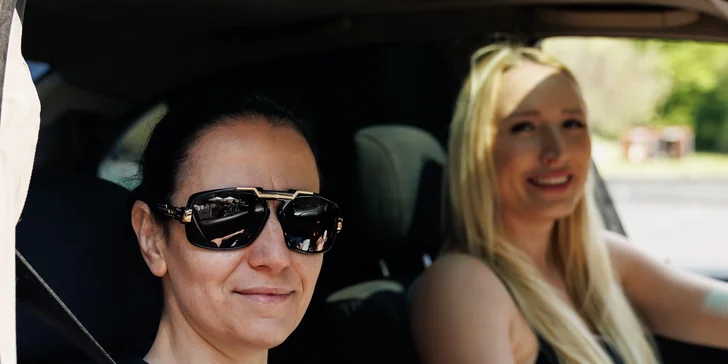 Zažite adrenalínovú LEKCIU DRIFTU s Lady Hoonigan na vozidle podľa vlastného výberu