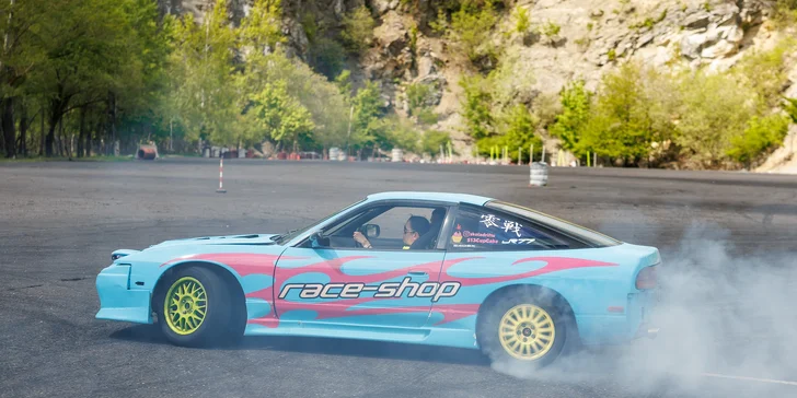 Zažite adrenalínovú LEKCIU DRIFTU s Lady Hoonigan na vozidle podľa vlastného výberu