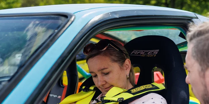 Zažite adrenalínovú LEKCIU DRIFTU s Lady Hoonigan na vozidle podľa vlastného výberu