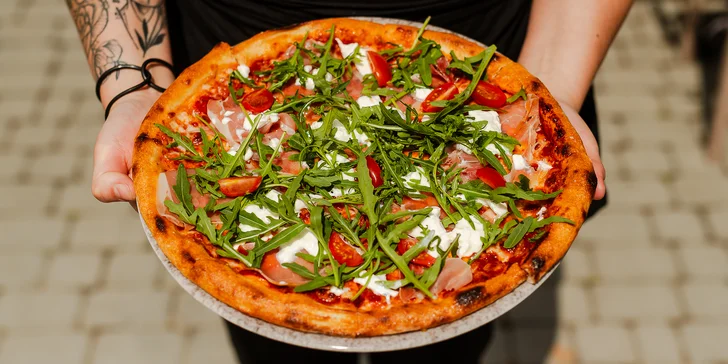 Pizza podľa vlastného výberu, na výber až z 13 druhov