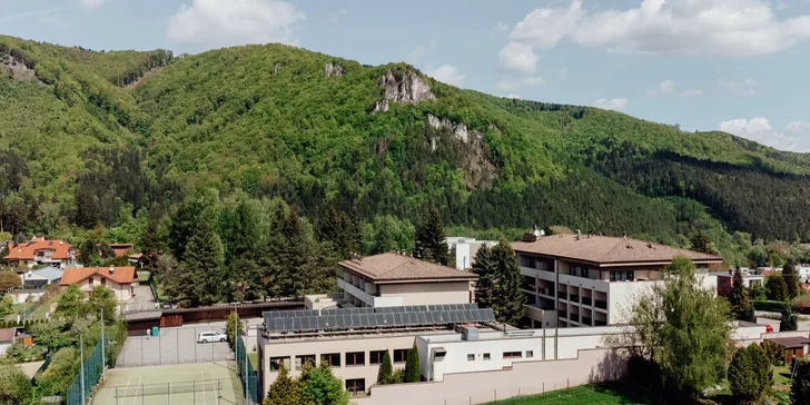 Wellness hotel v Rajeckých Tepliciach: neobmedzený relax, polpenzia aj mnoho aktivít