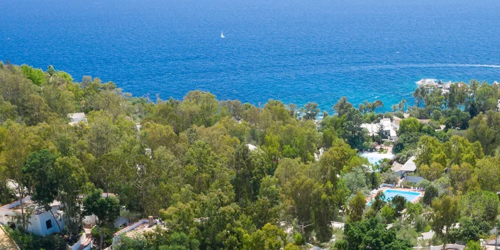Sardínia: hotel s 11 bazénmi a polpenziou alebo plnou penziou, krásna pláž aj vstup do NP Bellavista
