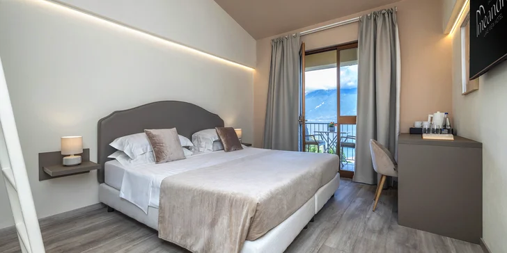 Hotel s výhľadom na jazero Lago di Garda: regionálne raňajky aj wellenss