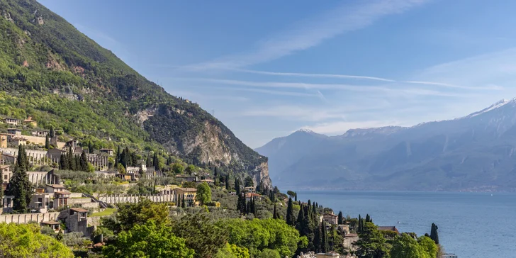Hotel s výhľadom na jazero Lago di Garda: regionálne raňajky aj wellenss