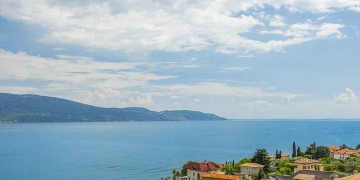 Hotel s výhľadom na jazero Lago di Garda: regionálne raňajky aj wellenss