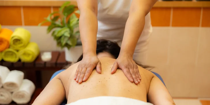 Myofasciálna, relaxačná alebo klasická masáž aj s bankovaním