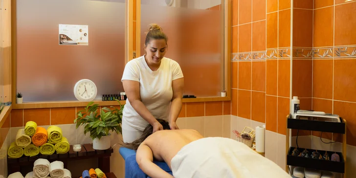 Myofasciálna, relaxačná alebo klasická masáž aj s bankovaním