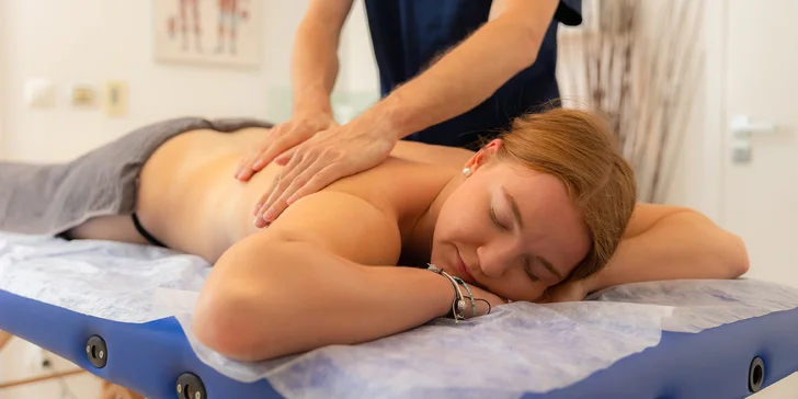 Klasická alebo reflexná masáž, bankovanie aj masáž lávovými kameňmi