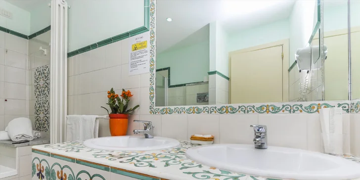 Pobyt na pobreží Amalfi v mestečku Ravello: 4* hotel s raňajkami a bazénom, 1,5 km od mora