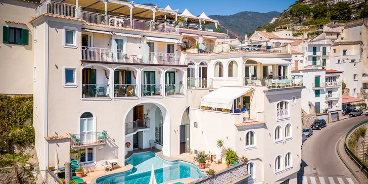 Pobyt na pobreží Amalfi v mestečku Ravello: 4* hotel s raňajkami a bazénom, 1,5 km od mora
