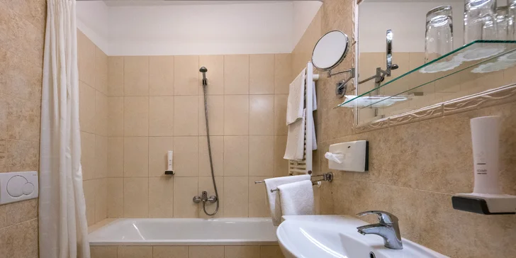 Pobyt pri maďarskom jazere s wellness, polpenziou: deti do 4,99 úplne zadarmo