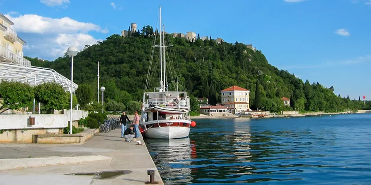 Chorvátska dovolenka na ostrove Krk: polpenzia, hotel 50 m od mora, športové aktivity