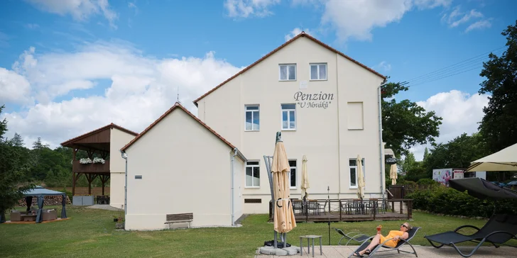 Príjemný penzión pri Orlíku: bez jedla či s jedlom, vonkajší bazén, záhrada aj športové vyžitie