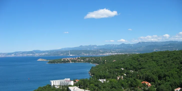 Chorvátska dovolenka na ostrove Krk: polpenzia, hotel 50 m od mora, športové aktivity