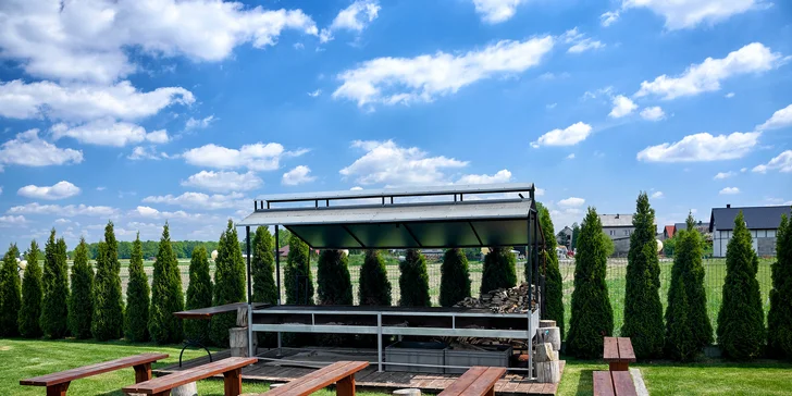 Pobyt plný zábavy v útulnom vybavenom domčeku pre 2 až 6 osôb s wellness, na skok Energylandia i Fantazja Park