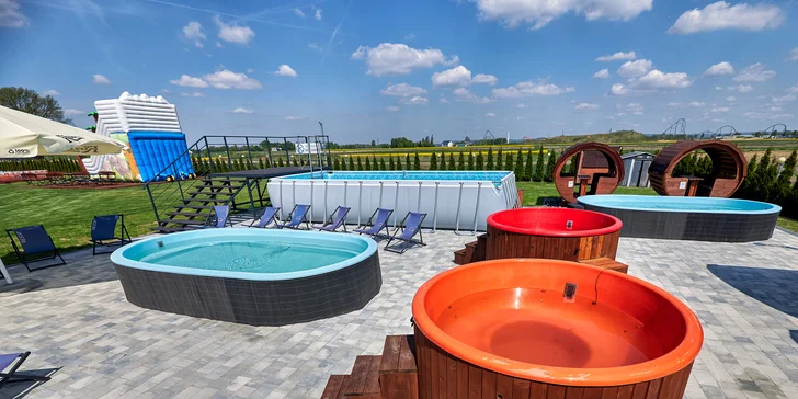 Pobyt plný zábavy v útulnom vybavenom domčeku pre 2 až 6 osôb s wellness, na skok Energylandia i Fantazja Park