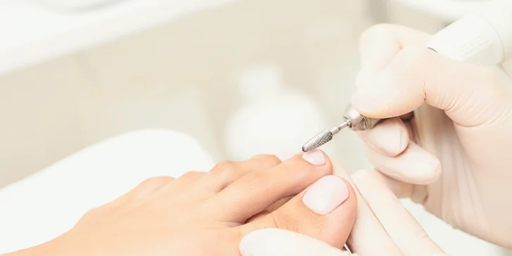 Suchá, mokrá, kombinovaná alebo wellness pedikúra v salóne Majka