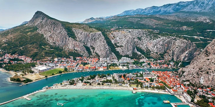 Novo zrekonštruovaný apartmán v Omiši priamo pri piesočnatej pláži pre 2–4 osoby
