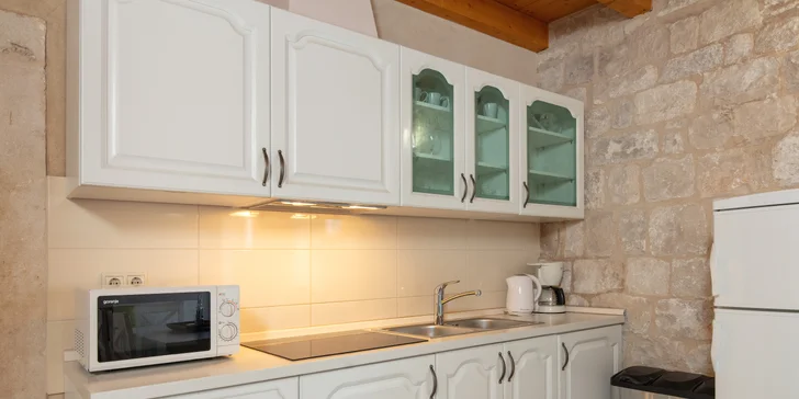 Novo zrekonštruovaný apartmán v Omiši priamo pri piesočnatej pláži pre 2–4 osoby
