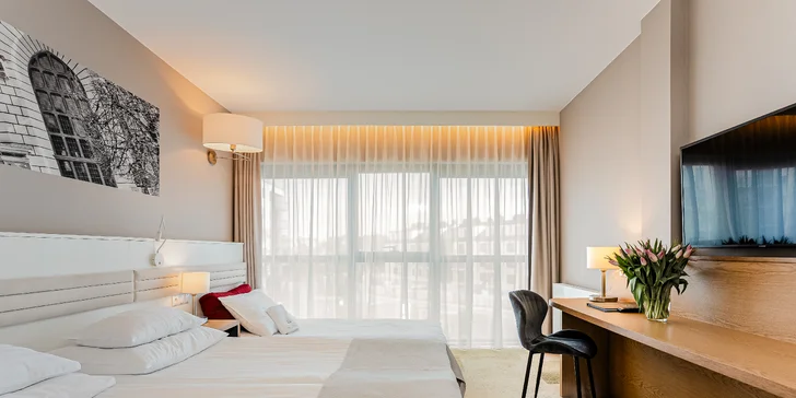 Moderný hotel so záhradou v Gdansku: polpenzia a relax v saunách