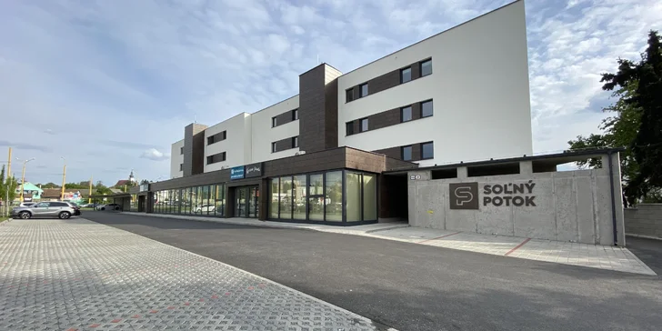 Dentálna hygiena podľa švajčiarskeho protokolu alebo bielenie zubov Opalescence Boost