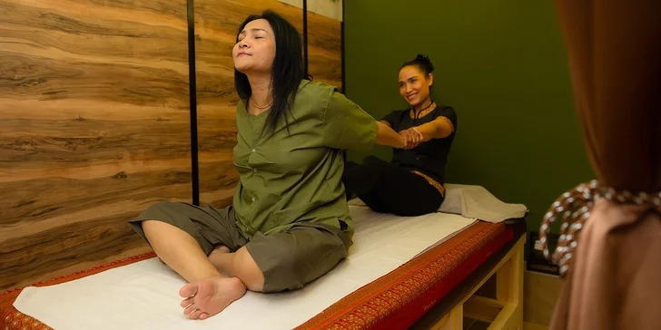 Thajské masáže: Tradičná, olejová, masáž hlavy, ramien a chrbta či Body srub & oil