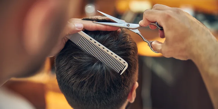 Barberské služby: pánsky strih a úprava brady strojčekom alebo britvou v BEGENTLEMAN BARBER & STORE