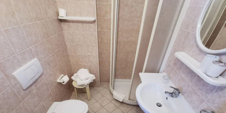 Hotel pri pláži medzi Rimini a Ravennou: v cene bazén a polpenzia alebo plná penzia