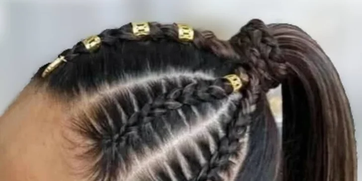 Čelenka s kanekalonom, boxerské copy so vzorom či predĺženie a zahustenie vlasov