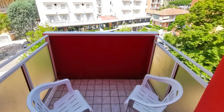 Hotel pri pláži medzi Rimini a Ravennou: v cene bazén a polpenzia alebo plná penzia