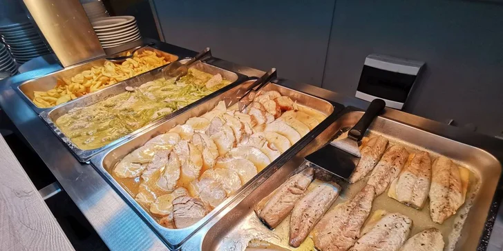 Hotel pri pláži medzi Rimini a Ravennou: v cene bazén a polpenzia alebo plná penzia