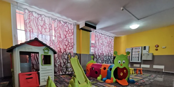 Hotel pri pláži medzi Rimini a Ravennou: v cene bazén a polpenzia alebo plná penzia