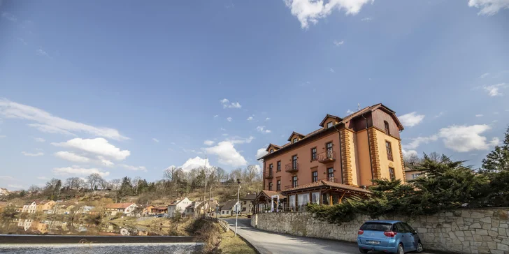 Pobyt v historickej kúpeľnej budove v Tábore: raňajky alebo polpenzia aj konopný kúpeľ a ďalšie bonusy