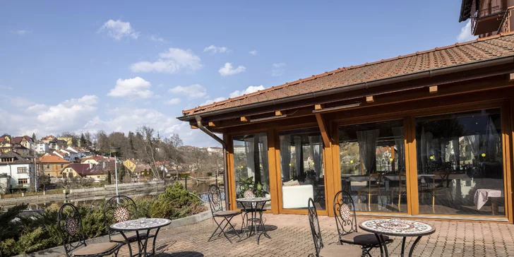 Pobyt v historickej kúpeľnej budove v Tábore: raňajky alebo polpenzia aj konopný kúpeľ a ďalšie bonusy