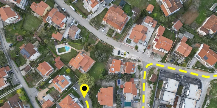 Apartmán v Chorvátsku kúsok od pláže s kuchyňou, klimatizáciou a bazénom