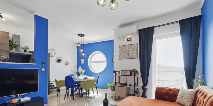 Apartmán v Chorvátsku kúsok od pláže s kuchyňou, klimatizáciou a bazénom