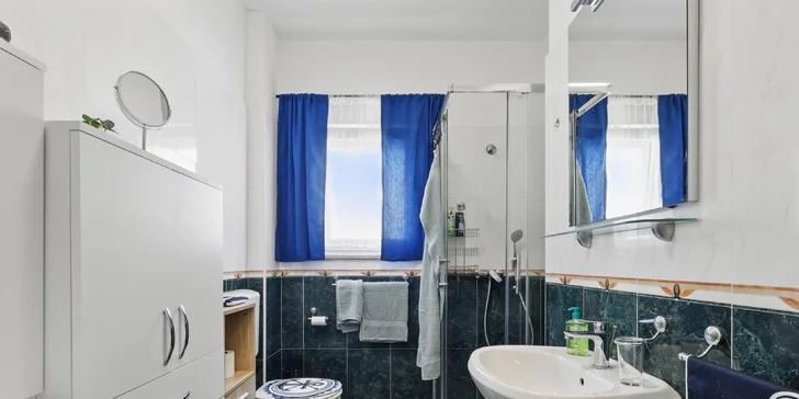 Apartmán v Chorvátsku kúsok od pláže s kuchyňou, klimatizáciou a bazénom