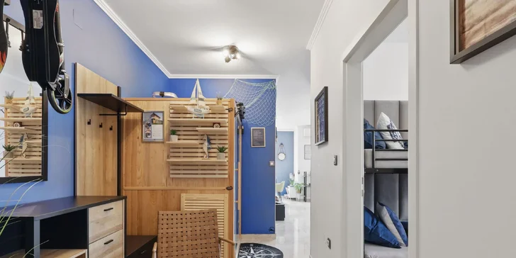Apartmán v Chorvátsku kúsok od pláže s kuchyňou, klimatizáciou a bazénom