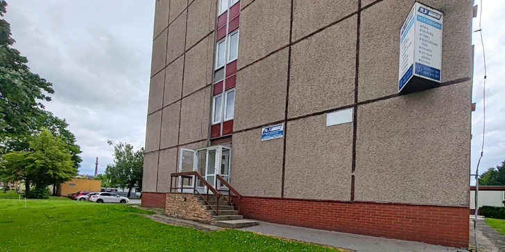 Klasická masáž chrbta s bankovaním i bez