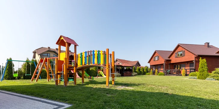 Pohoda pri Balte pre partiu či rodinu: chata blízko pláže až pre 10 osôb