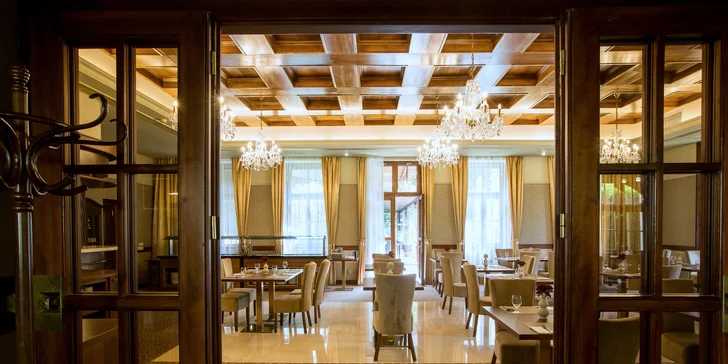 Rodinné menu pre štyroch: Slepačí vývar a pečené kurča so zemiakmi